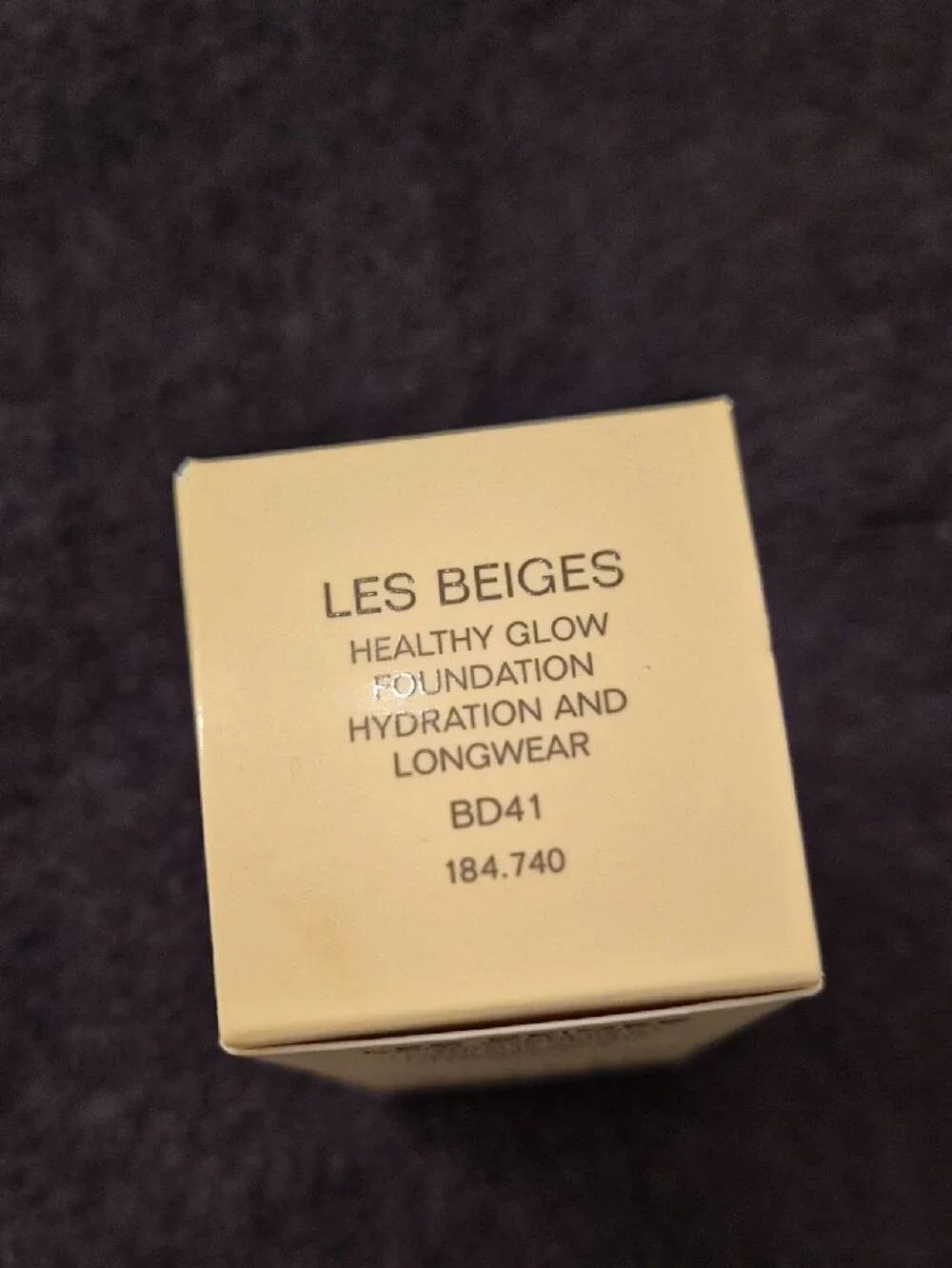 CHANEL Les Beiges Foundation Box - Beige. BD41